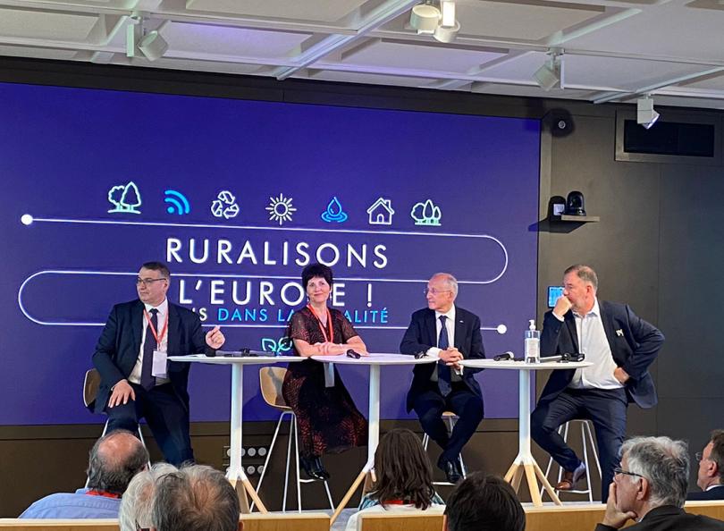 Guylaine Brohan lors de la table-ronde sur les services publics en milieu rural