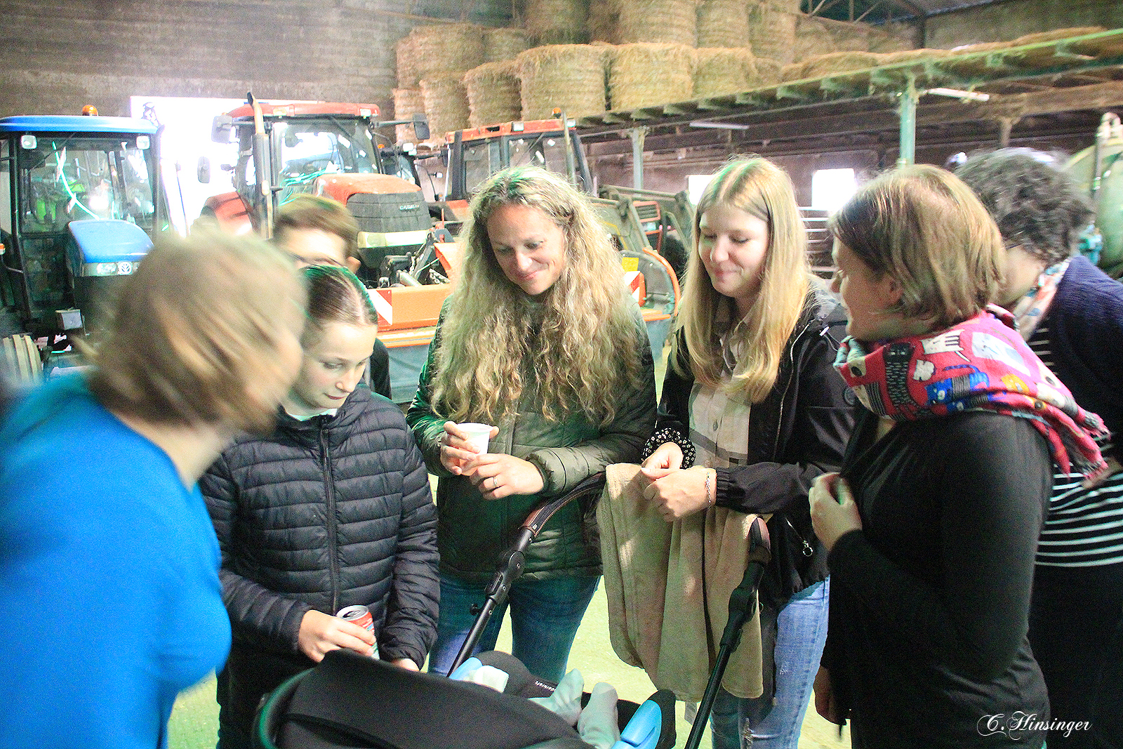 Autour du plus jeune